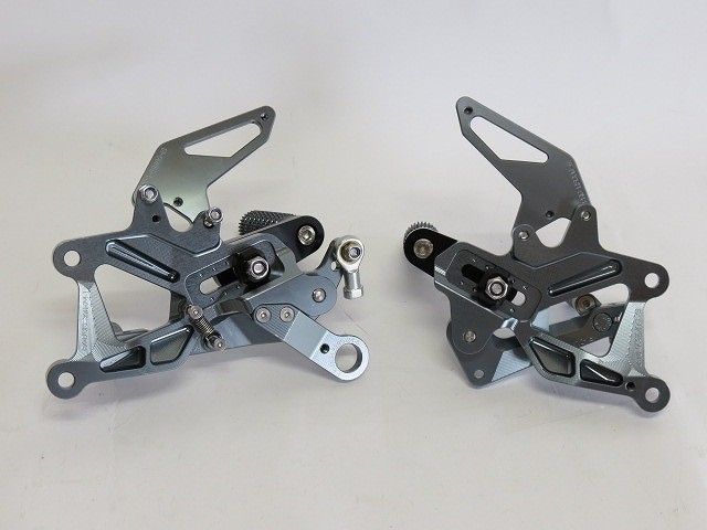 KTM用 duke390 Duke 390 2025 以降 CNC 無段階 調整式 バックステップ 灰