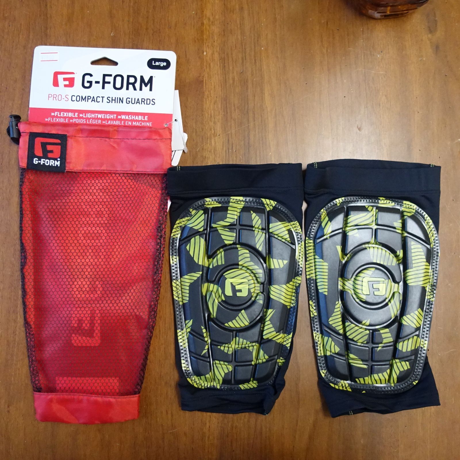 サッカー　レガース　スネ当て　G-FORM　Pro-Sコンパクト　M　L　新品未使用