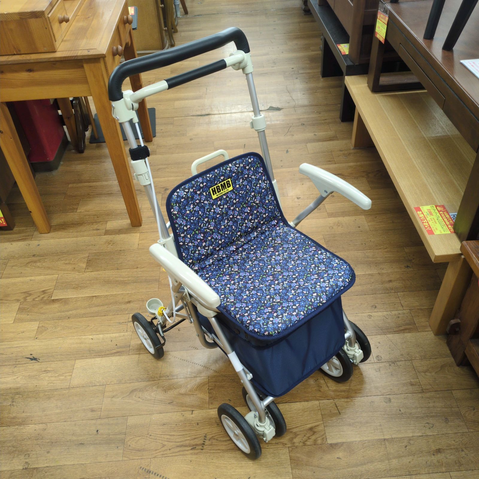 期間限定の特別値下げ！ J079 ☆比較的ｷﾚｲ☆ウィズワン☆シルバーカー 