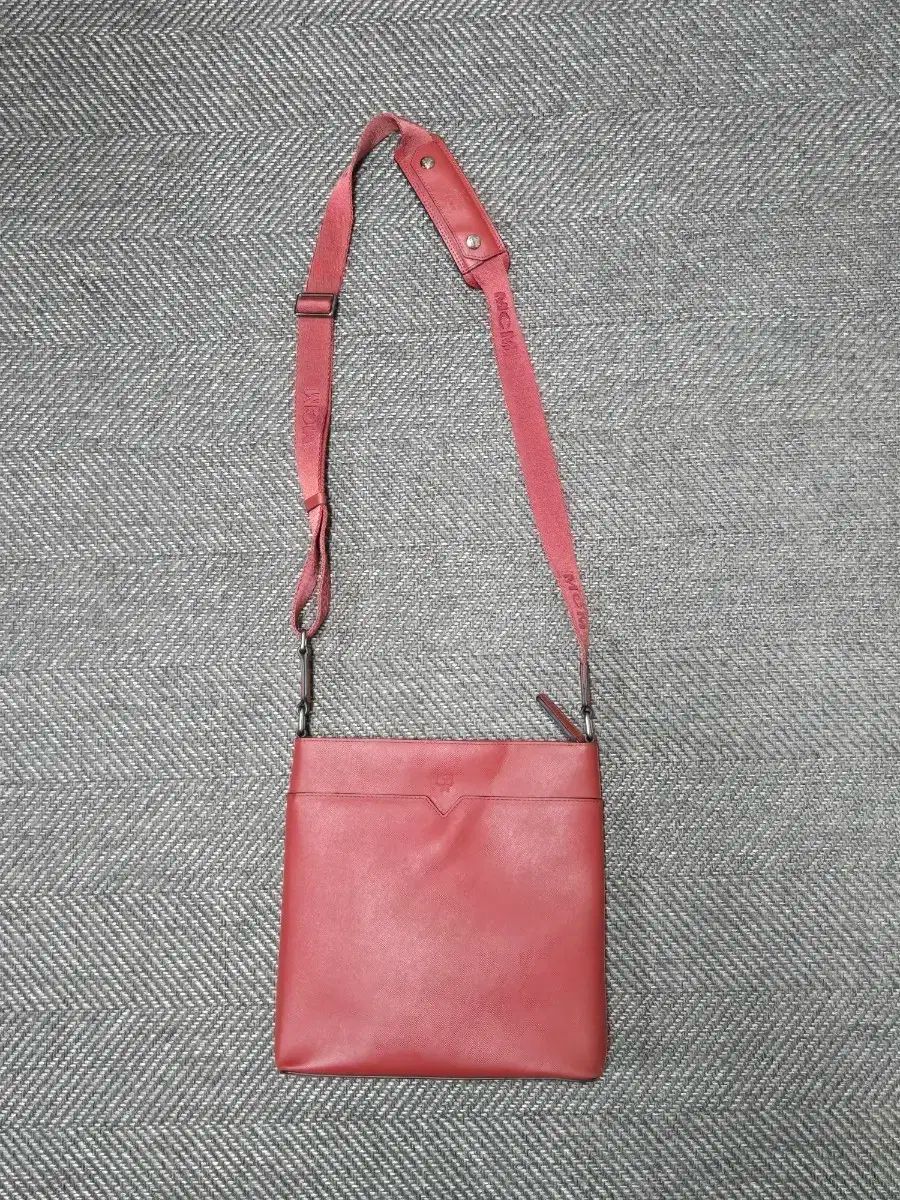 MCM エム シー エム MCM バッグ 赤 クロスバッグ