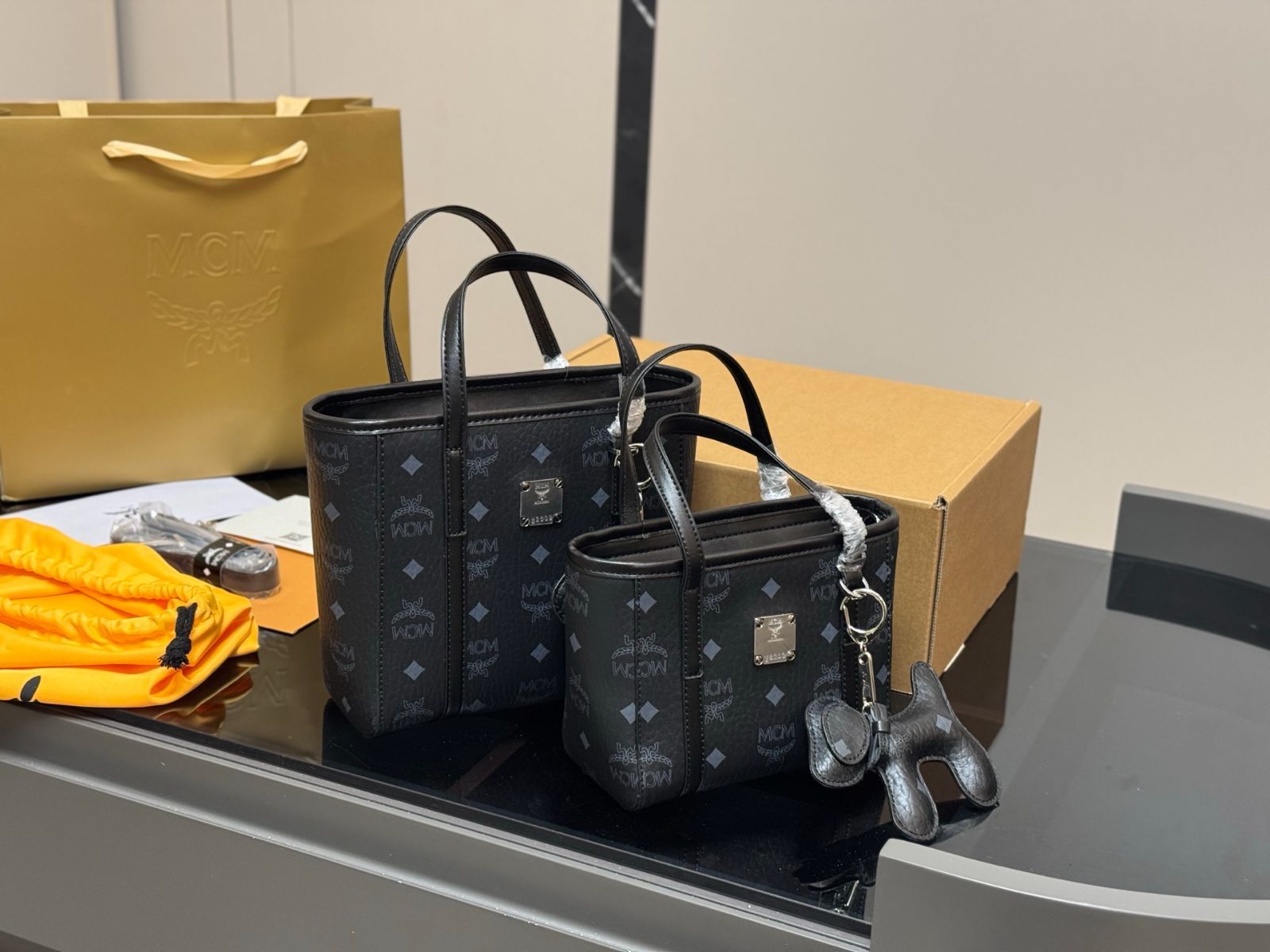 今日 MCM New Market Tote Bag メシューエム ニュー マーケットトートバッグ-WTO輸入1