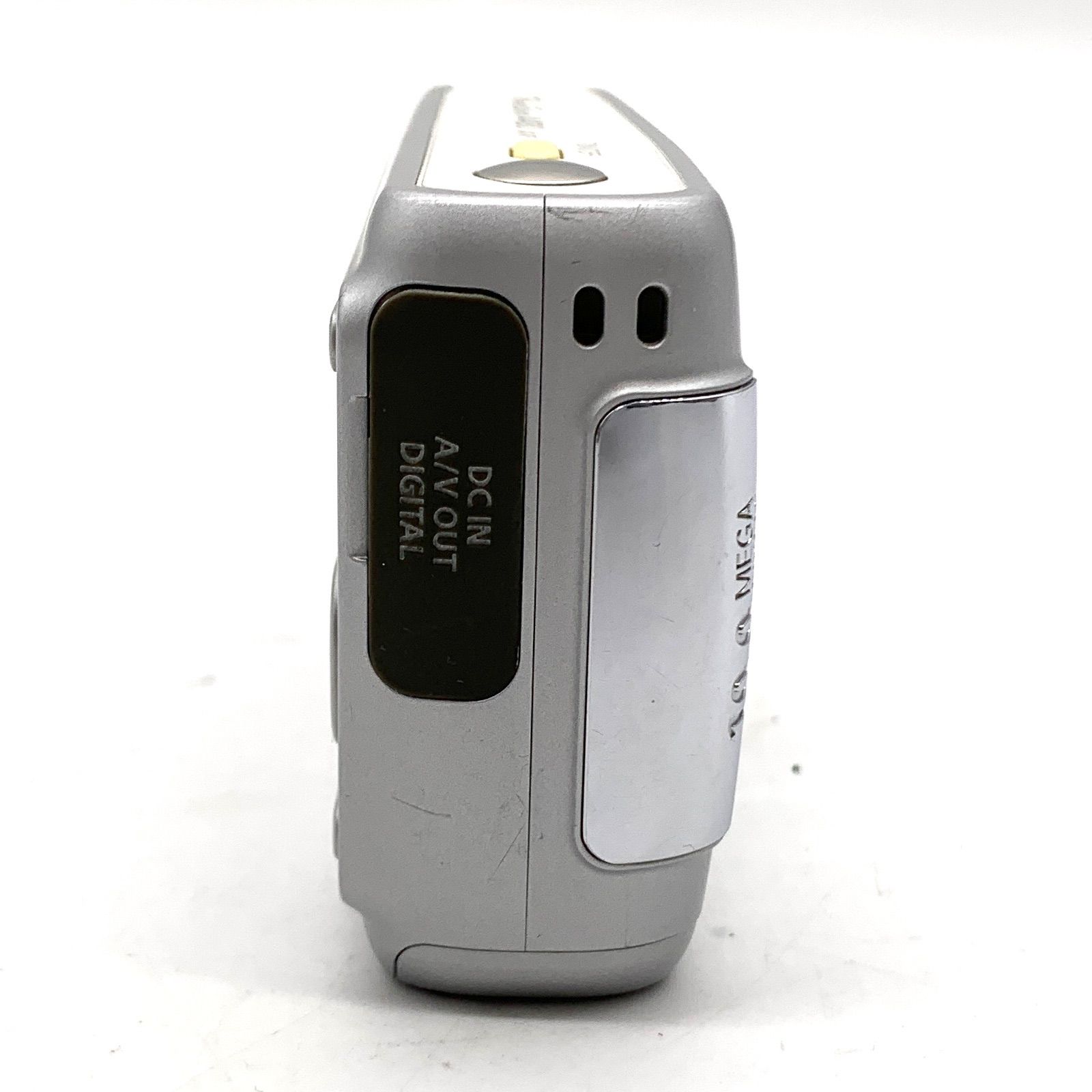 コンパクトデジタルカメラ