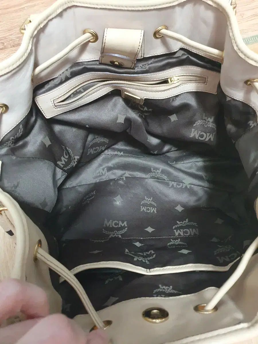 mcm ショルダーバッグとクロスボディバッグ