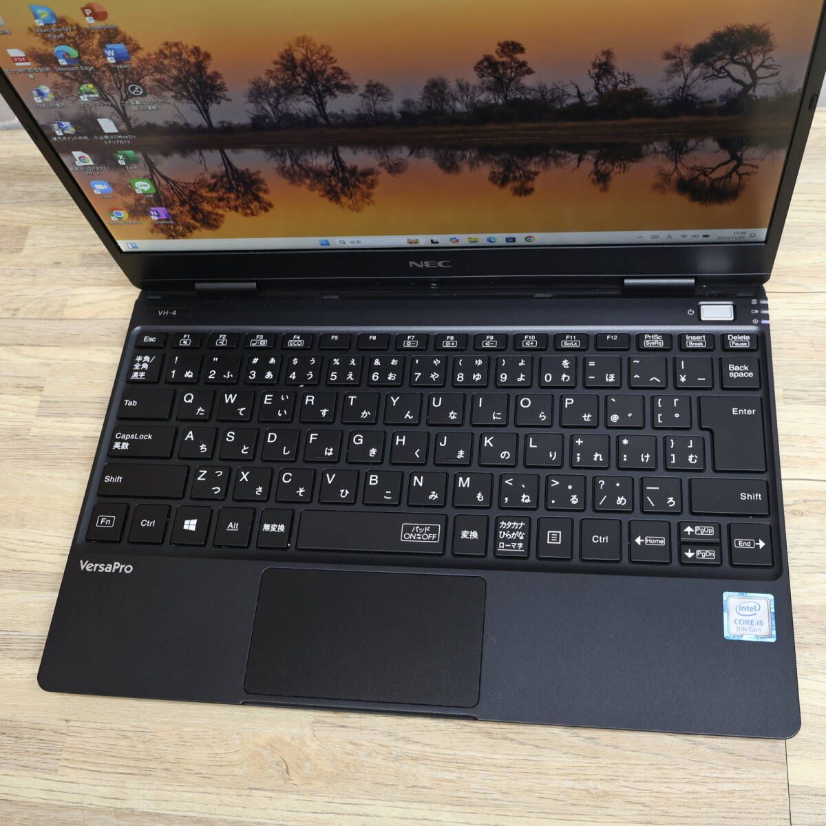 ☆美品 高性能8世代i5！SSD256GB メモリ8GB☆VKT13H Core i5-8200Y