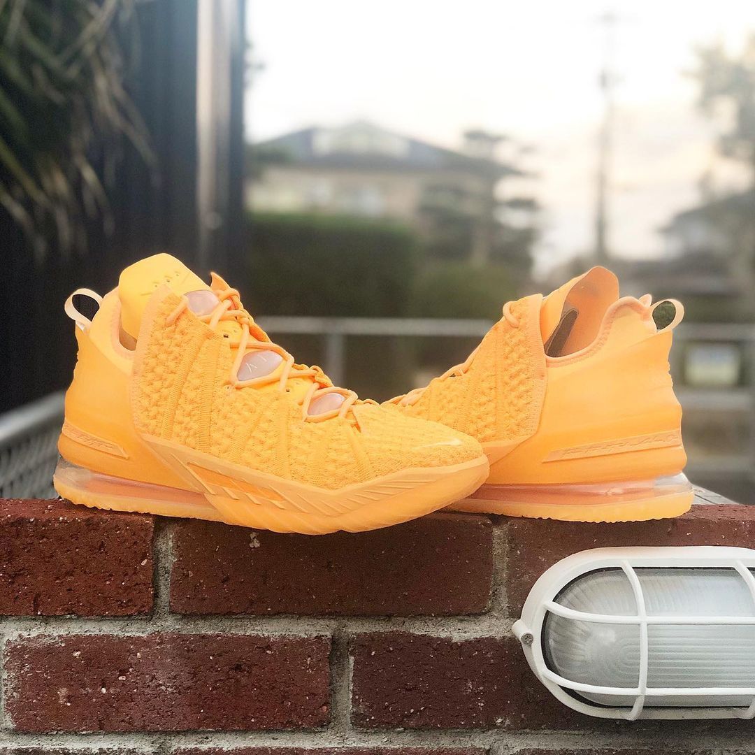NIKE LEBRON 18 melon tint 28cm