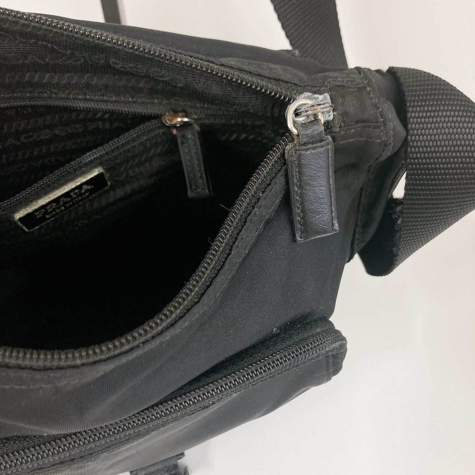 PRADA プラダ ショルダーバッグ 三角ロゴプレート ナイロン