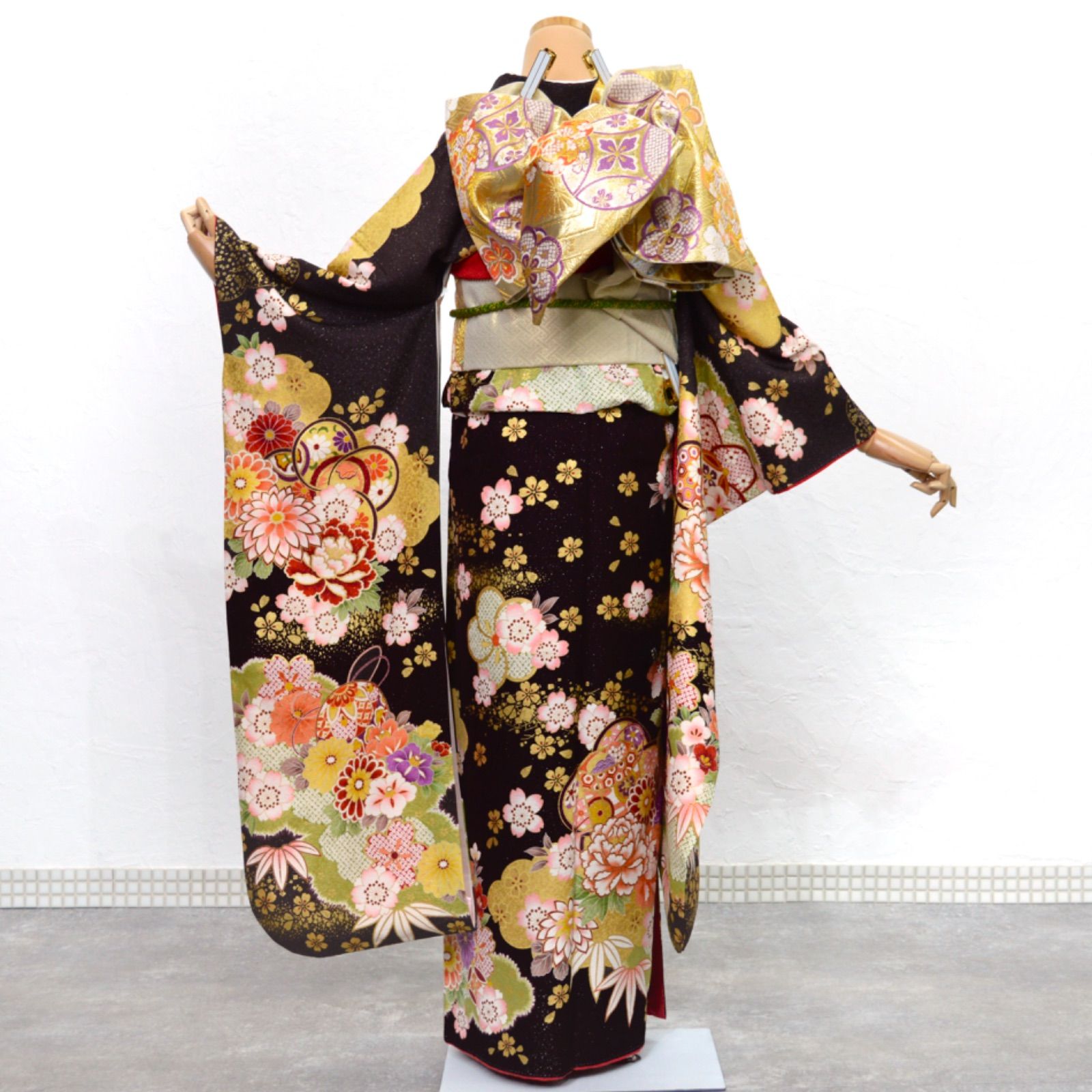 美品》正絹 振袖フルセット S〜Lサイズ 成人式 金駒刺繍 ブラウン 古典