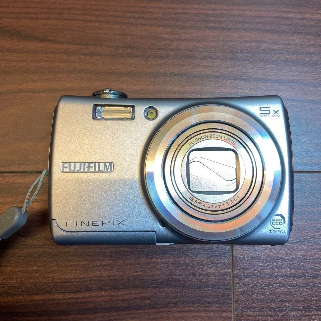FUJIFILM FinePix F100fd デジカメ ほぼ新品 4640 - メルカリ