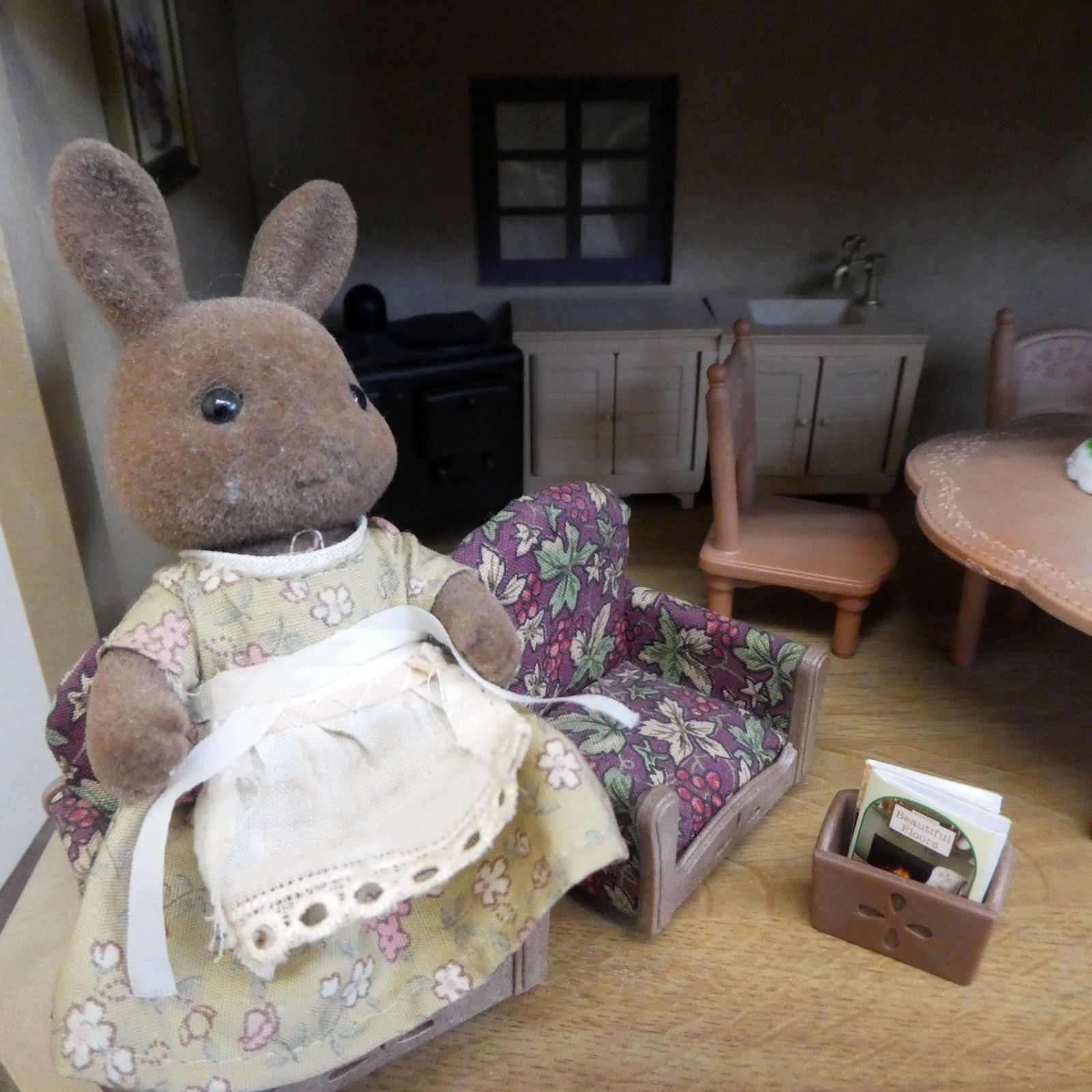 Q754【希少】初期 シルバニアファミリー 木製 赤い屋根のお家 付属品