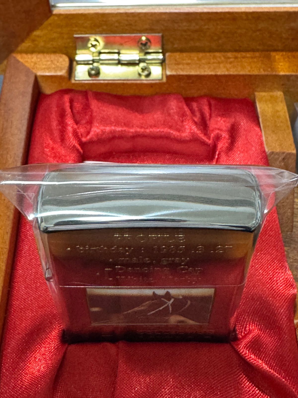 希少　zippo　オグリキャップ　木箱入り　未使用品　シリアルナンバ－0005 希少ZIPPO オグリキャップ木箱入り未使用品シリアルナンバ－0005