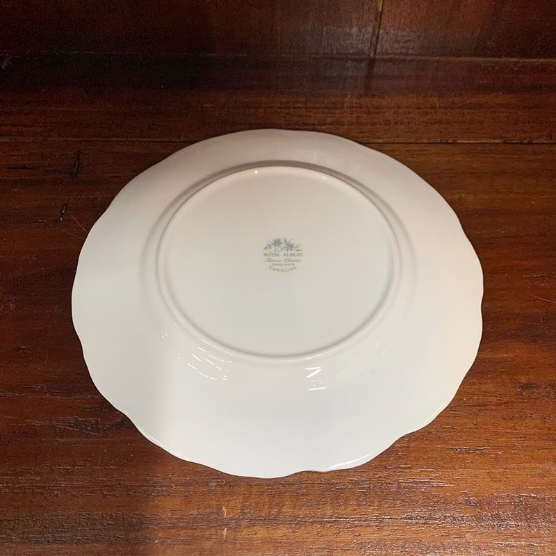 ロイヤルアルバート キャロライン カップ＆ソーサー＆プレート トリオ セット Royal Albert CAROLINE 廃盤 ビンテージ ボーンチャイナ 英国 花柄 金彩 かわいい RU0709-5 NEXPOTALLINN_EU