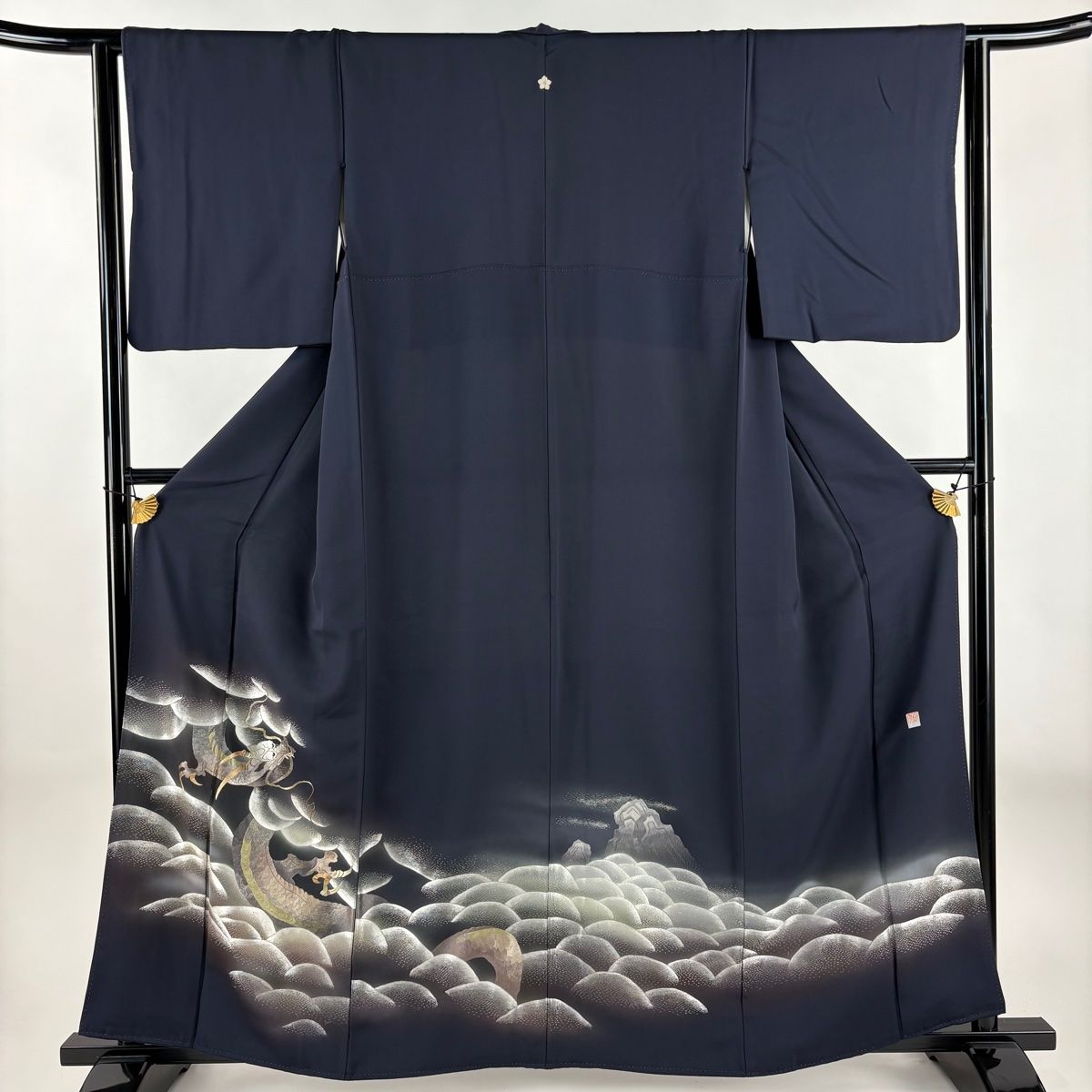色留袖 身丈159.5cm 裄丈63cm S 袷 落款 龍 山並み 金糸 刺繍 墨色 正絹 名品 一つ紋