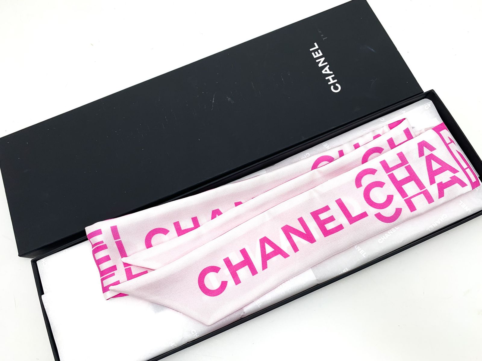 CHANEL シャネル　スカーフ　ツイリー　ピンク　ヘアバンド 楽天市場】CHANEL シャネル ピンク ロゴ ブランドロゴ シルク