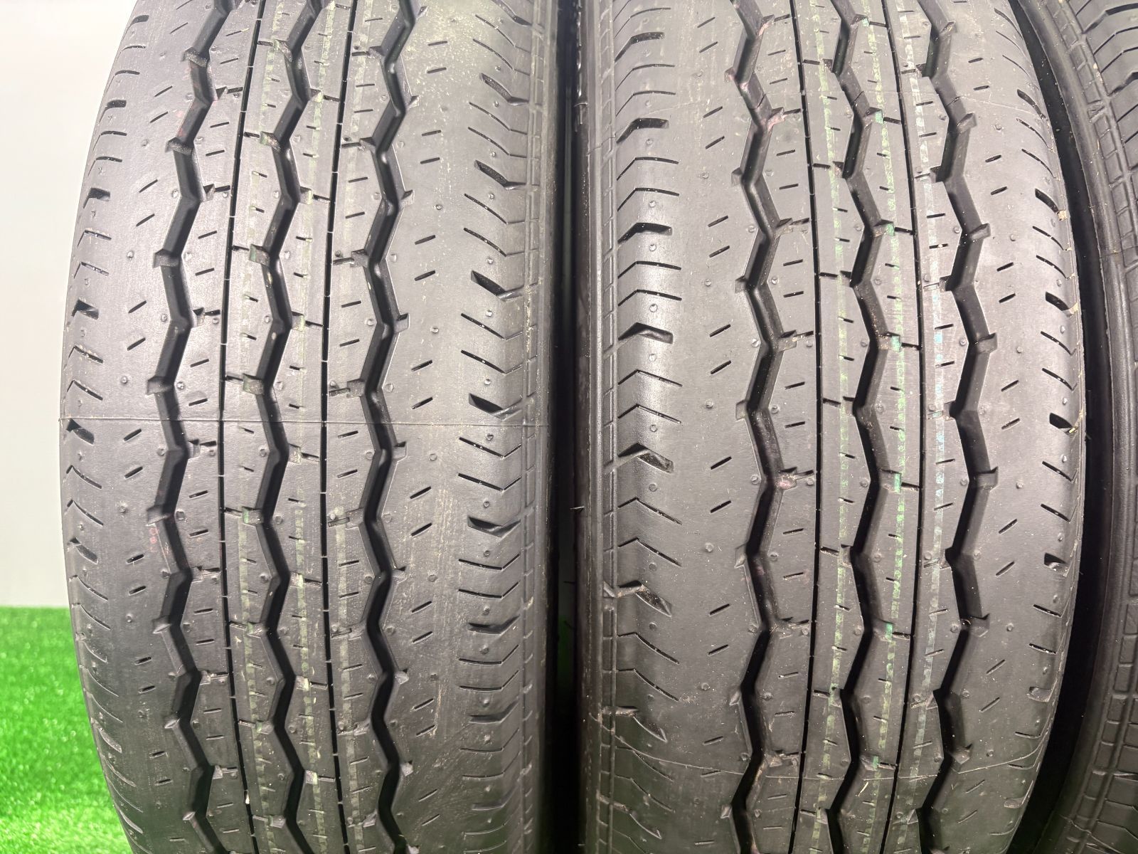 195 80R15 LT ブリヂストン RD613 製 4本 夏タイヤ ノーマル TA661