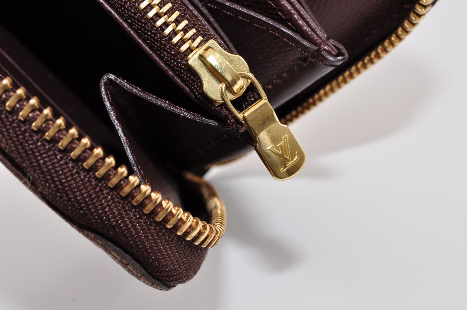 LOUIS VUITTON ルイヴィトン 長財布 ダミエ・エベヌ ジッピー