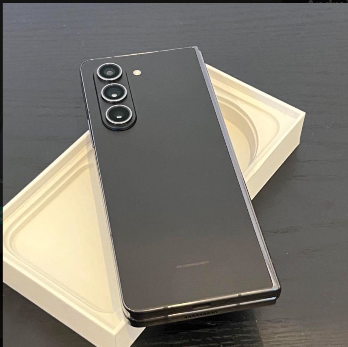 Android Galaxy Z Fold 5｜256gb｜SIMフリー Amazon.com: SAMSUNG Galaxy Z Fold5 AI Phone, 256GB Unlocked