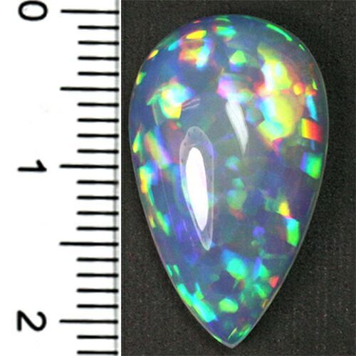 大粒に広がる幻想的な彩り スーダン産クリスタルオパール