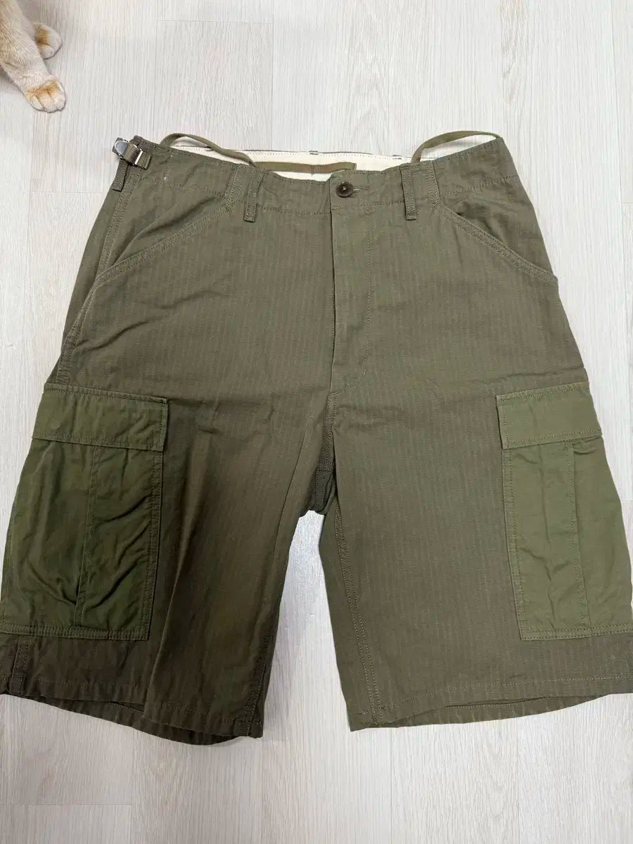 32 nanamica(ナナミカ) カーゴ ショートパンツ カーキ - メルカリ