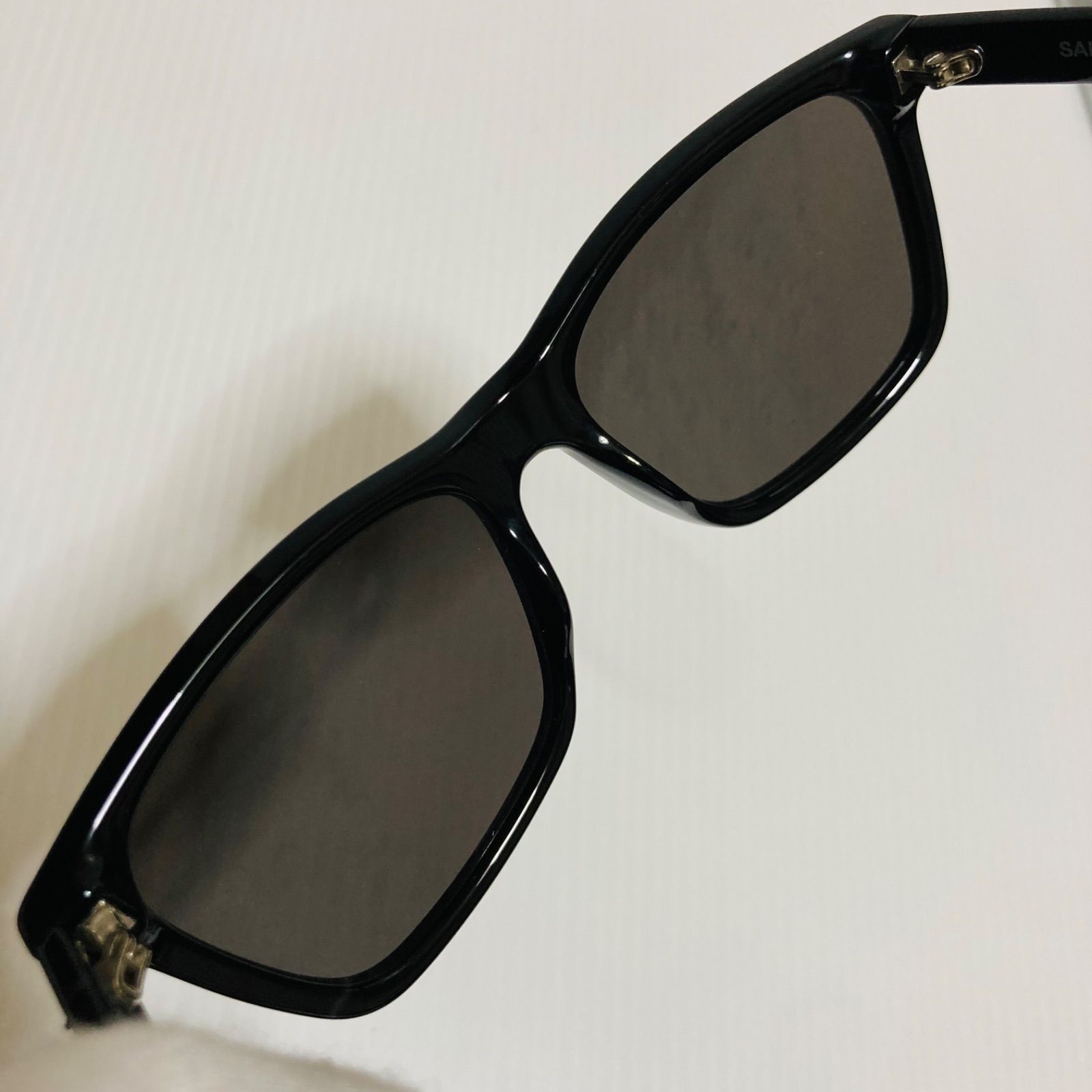 極美品 SAINT LAURENT 正規品 スクエア ケース付 極美品 SAINT LAURENT 正規品 スクエア ケース付