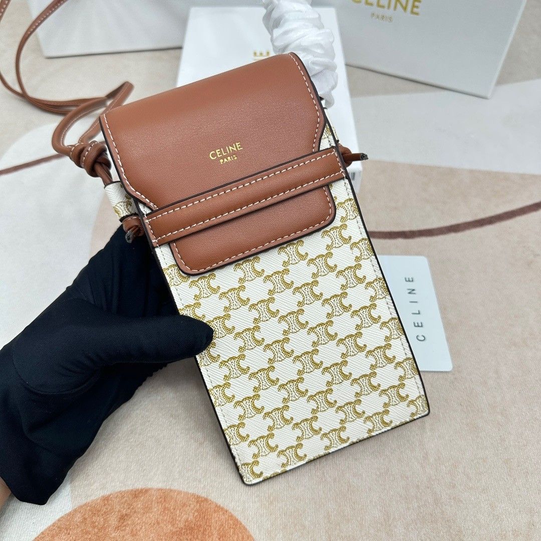 CELINE トリオンフ キャンバス フォンポーチ ショルダーバッグ - メルカリ