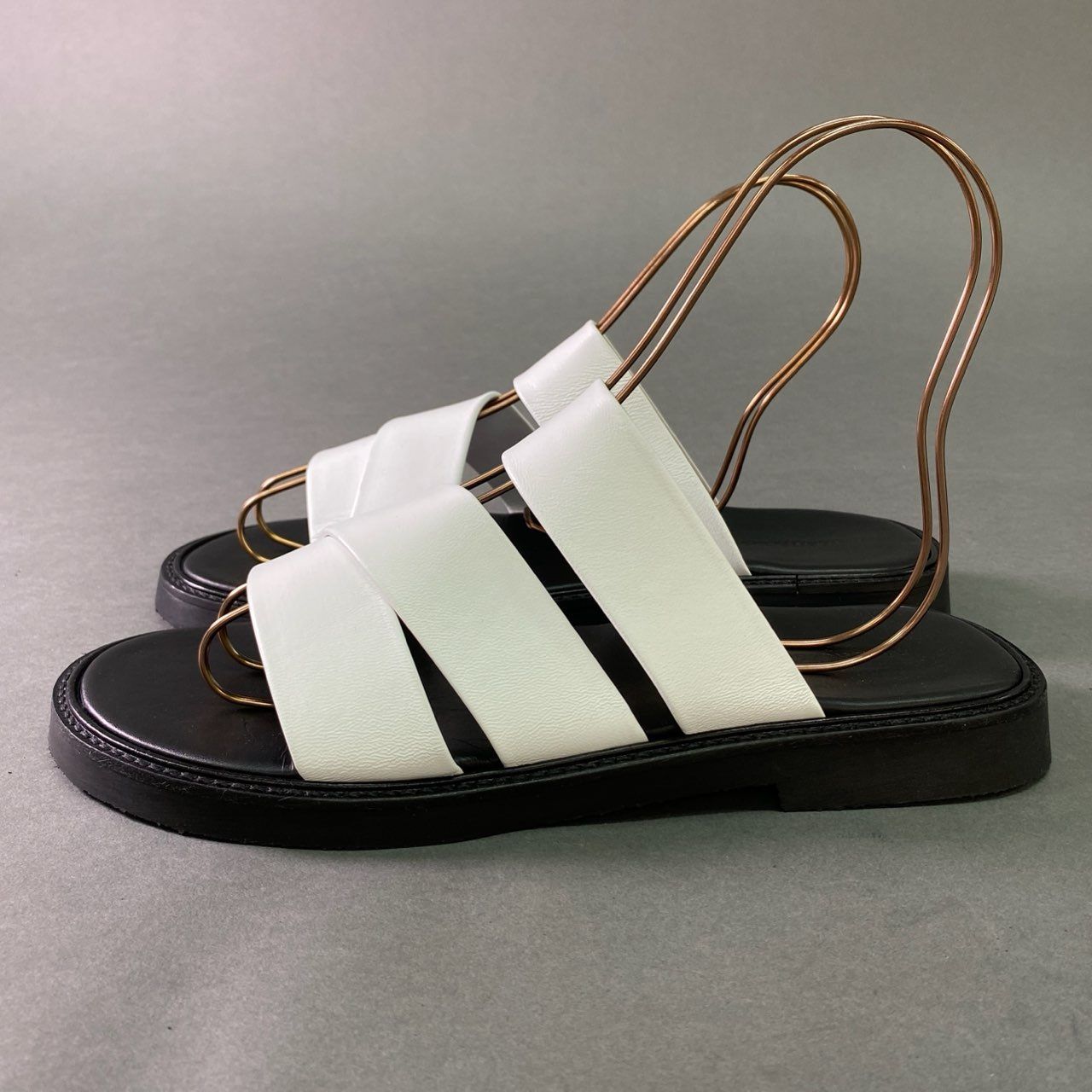 MAURO de BARI ナッパレザー トリプルストラップ サンダル 黒 MAURO de