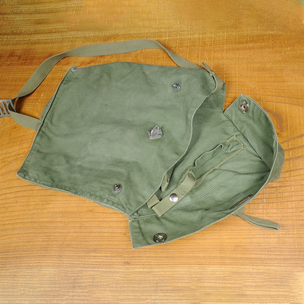 スウェーデン軍放出品 ガスマスクバッグ M-51ガスマスク用 キャンバス