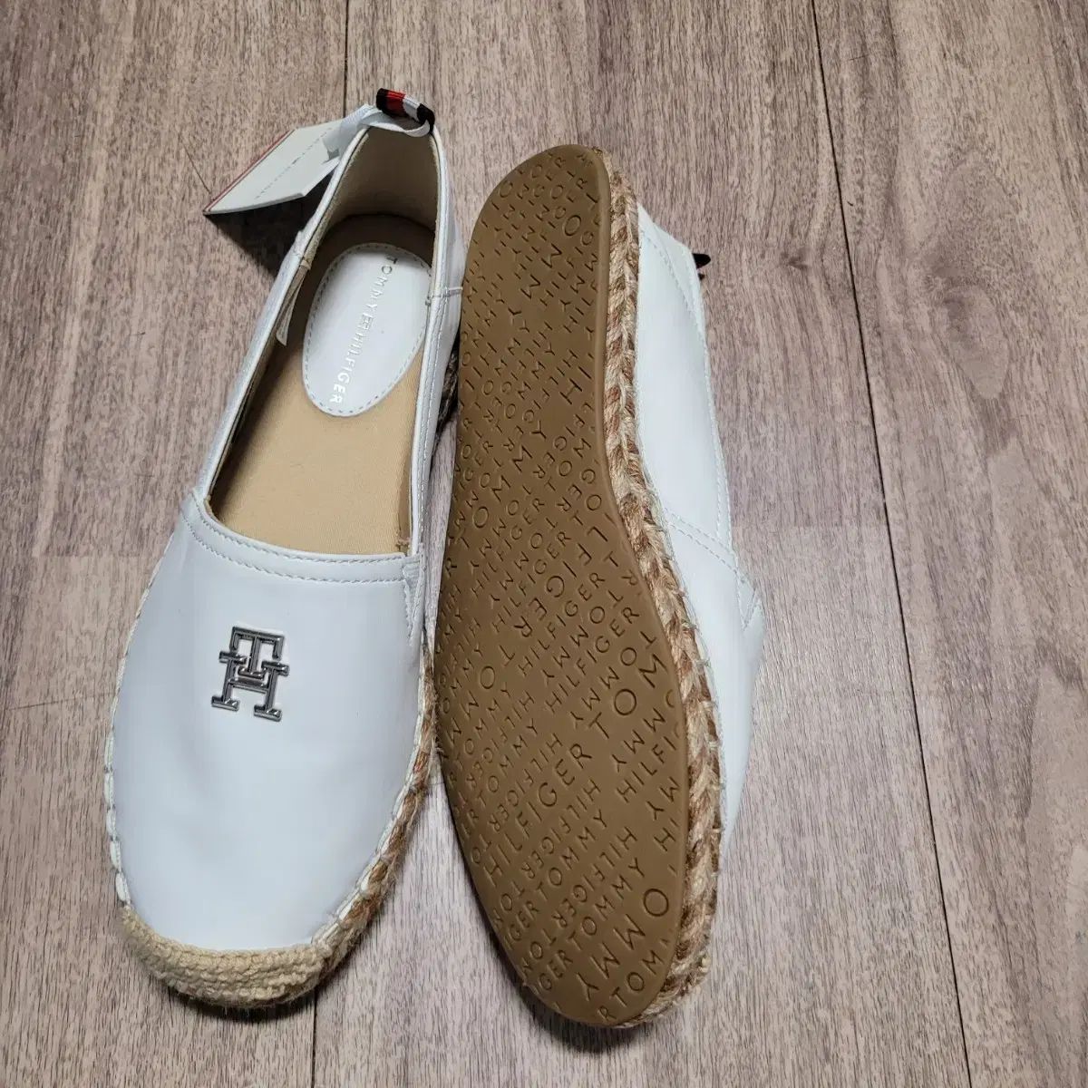 トミーヒルフィガー エスパドリーユ スリッポン 白