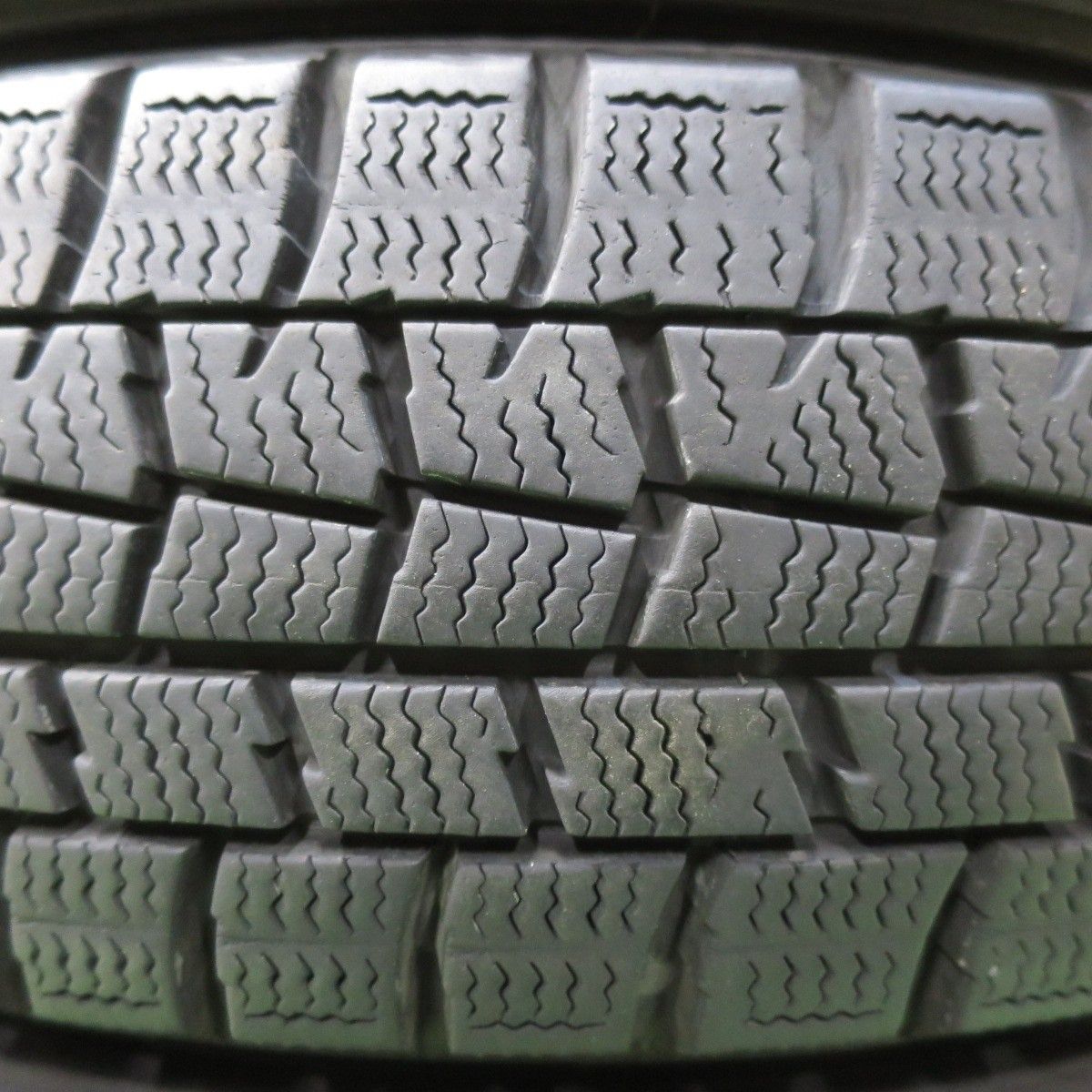 バリ溝！キレイ！8.5分☆スタッドレス 155/65R14 ダンロップ