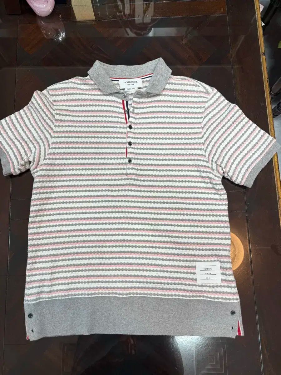 【雷市場（ポンジャン）商品韓国直送】 Thom Browne(トム・ブラウン) 正規品 見つけにくい 半袖ポロシャツ 状態の良いもの