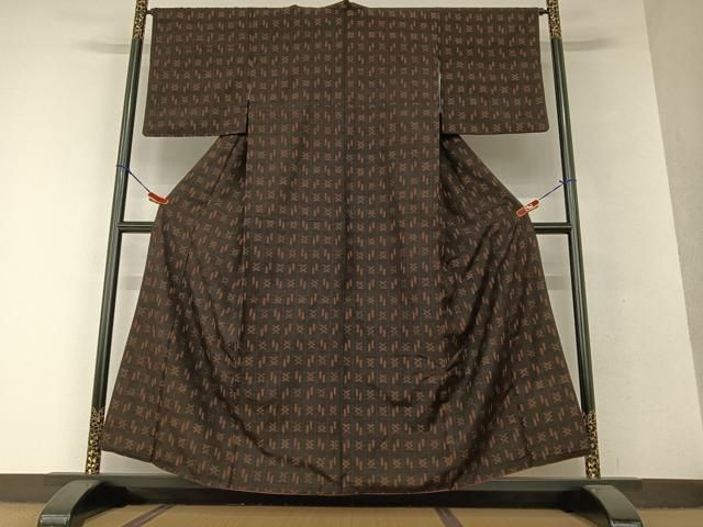 平和屋着物○国指定重要無形文化財 本場久米島紬 手織 間道 正絹 逸品