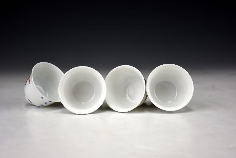 S*)様 中国古美術　煎茶碗　十二客　無傷　大清康熙年製 蔵A1249】中国古美術 粉彩煎茶碗 十二客 無傷 大清康熙