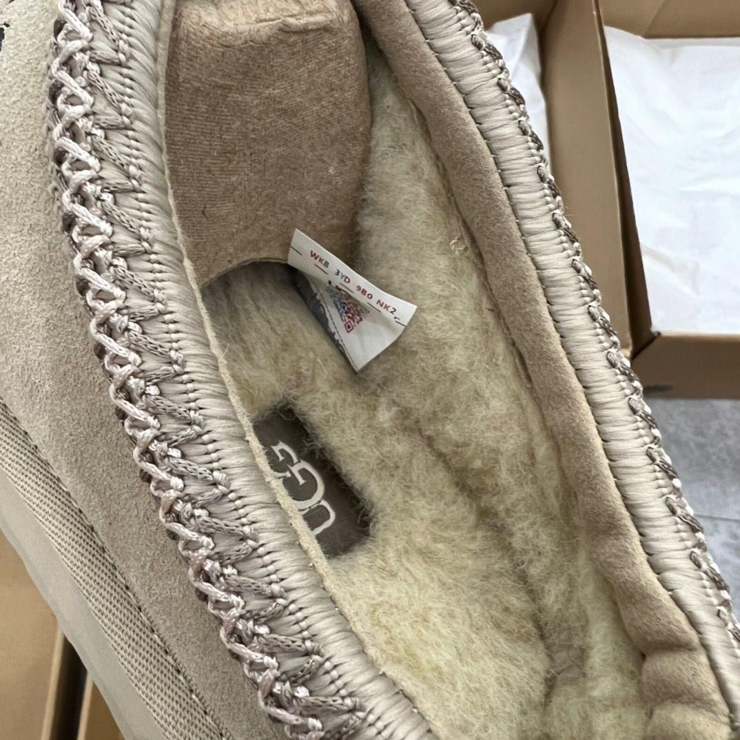 新品、 UGG アグ TAZZ タズ Chestnut 厚底ファーサンダル サンドカラー