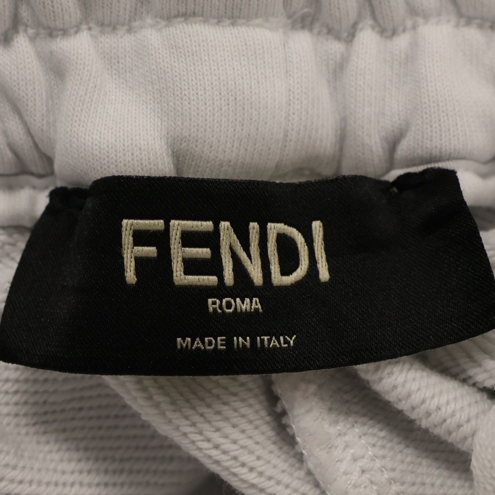 FENDI フェンディ