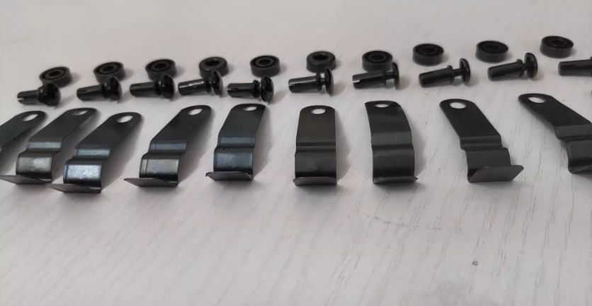 三菱 パジェロV73V93V97 2タイプ選択 イド ウインドウ バイザー サイド 外装4Pセット 換気 雨除け 風切り音防止 FFCRYSTALESIA_COM