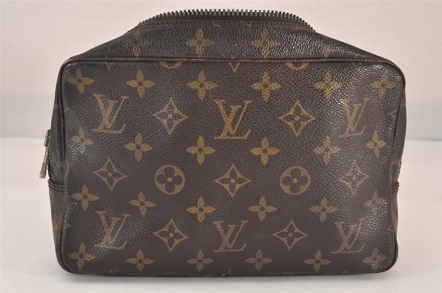 LOUIS VUITTON ルイヴィトン モノグラム トゥルース トワレット