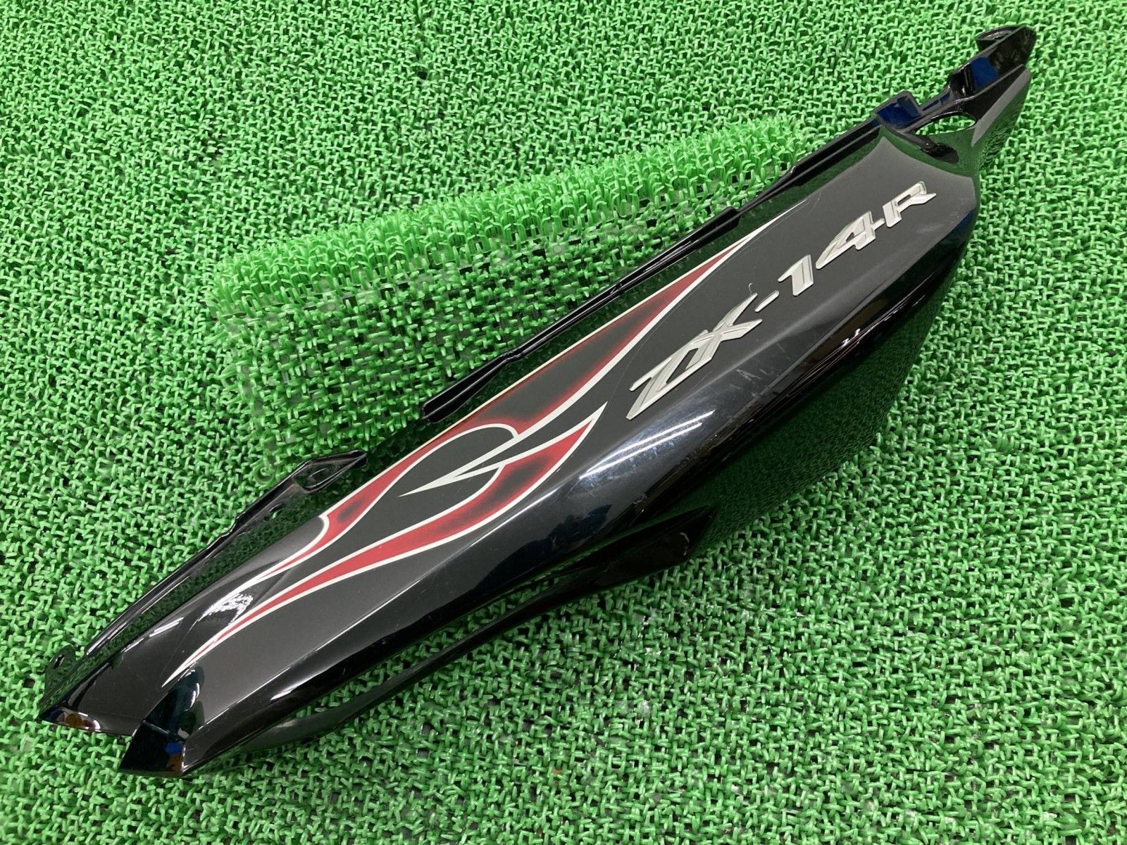 ZX-14R シートカウル 右 黒 36040-0137/36040-0128 カワサキ 純正 中古