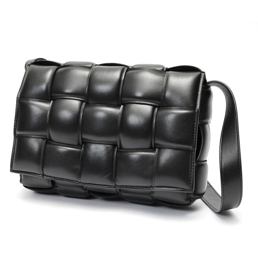 ボッテガヴェネタ BOTTEGA VENETA パデットカセット ショルダーバッグ 591970 マキシ イントレチャートレザー ブラック 商品番号 S-159276