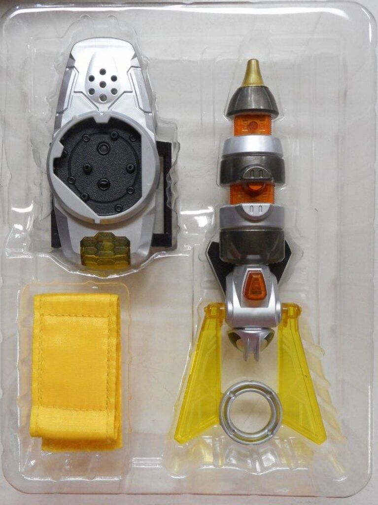 未開封】 仮面ライダーカブト 変身ブレスザビーゼクター 03 Amazon