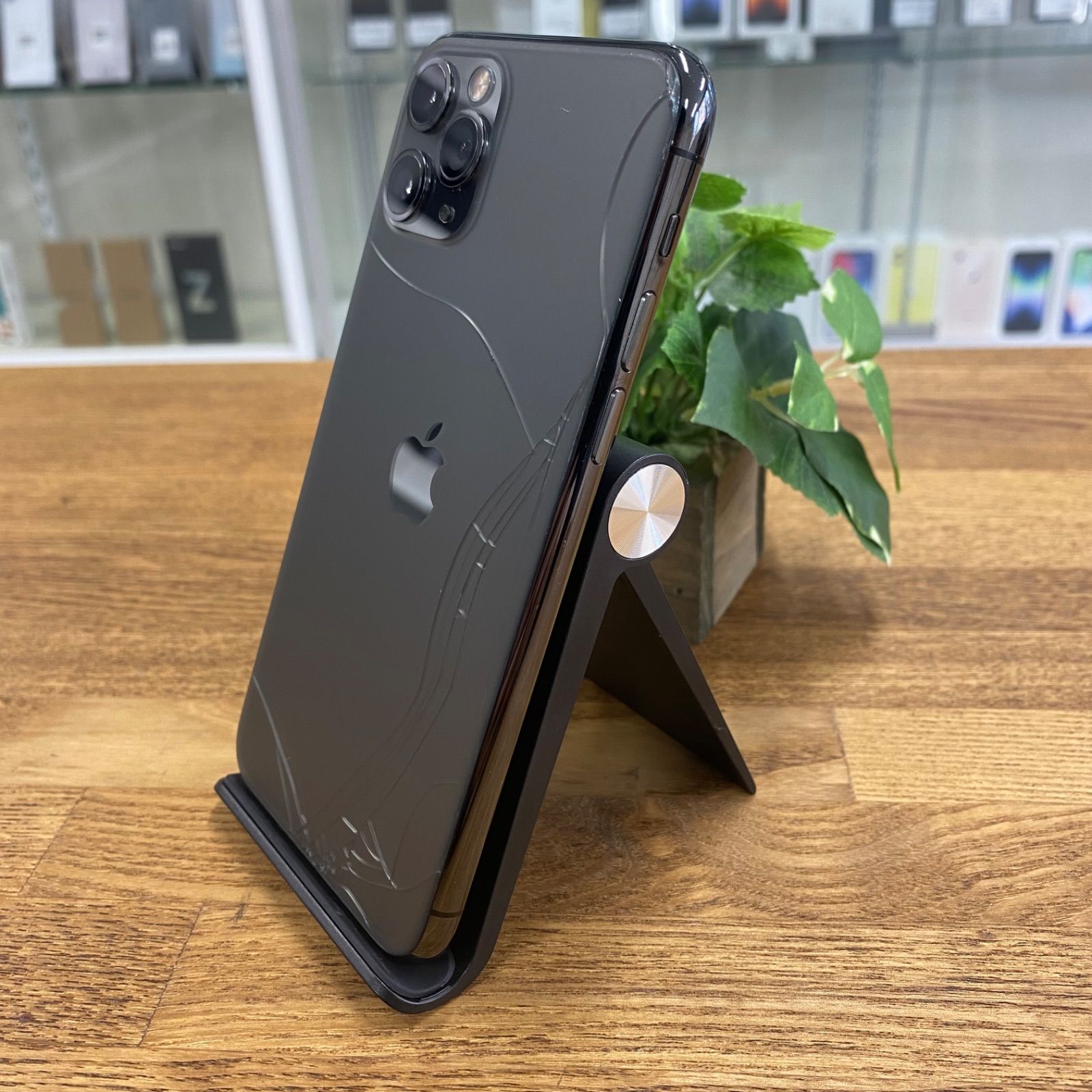 iPhone 11 Pro 256GB 背面割れ - メルカリ