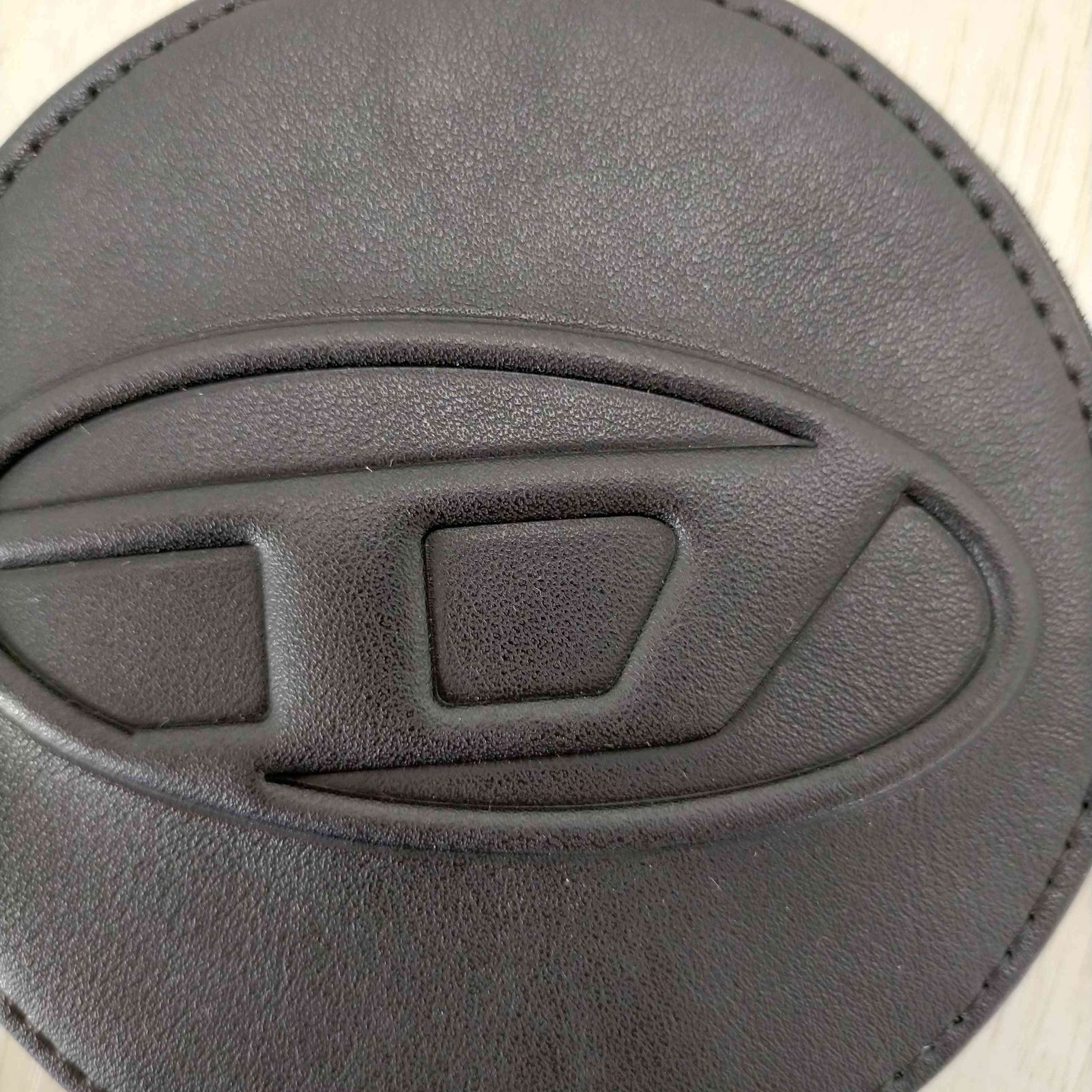 新品未使用 DIESEL Dロゴエンボス コインポーチ DIESEL（ディーゼル）の「ユニセックス Dロゴエンボス コイン