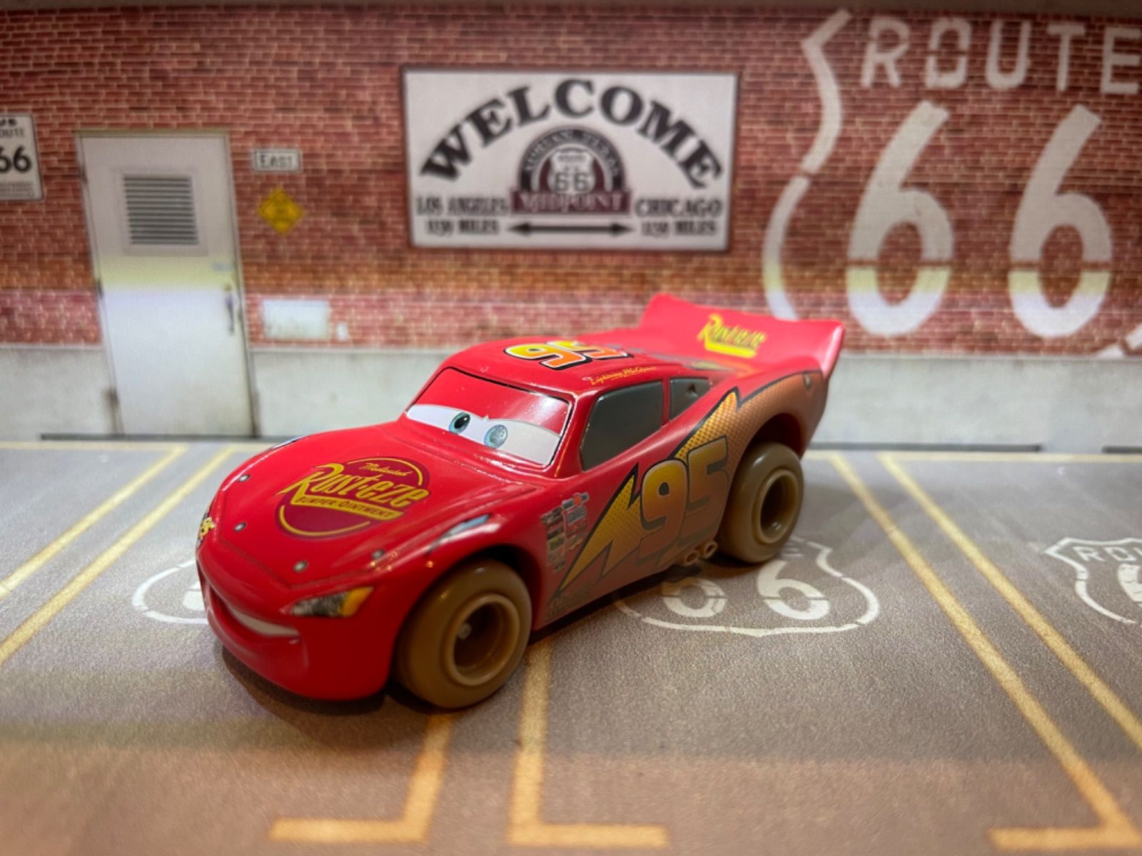 トミカ カーズ ライトニング・マックィーン ライトニング