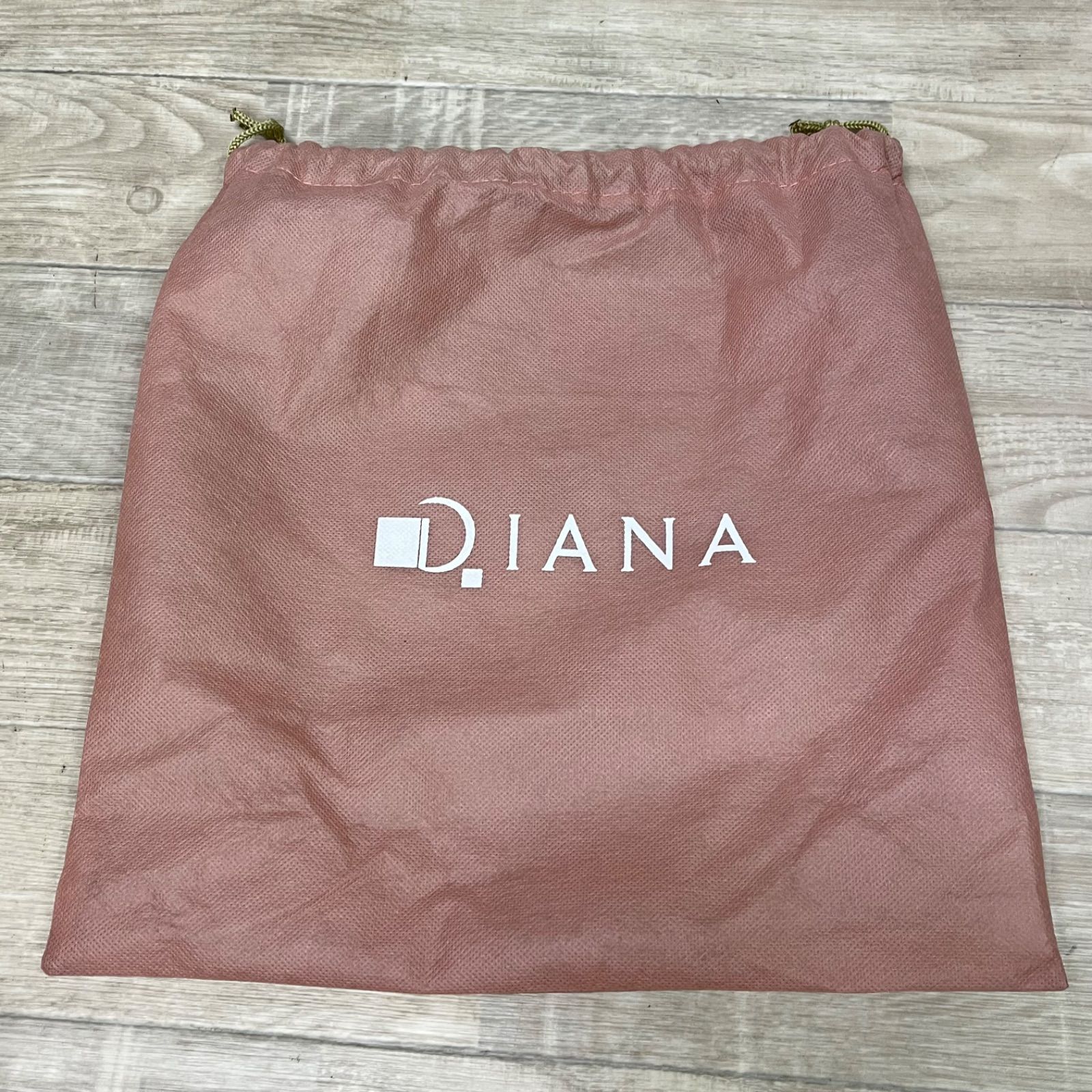 美品 DIANA ダイアナ フェミニンファーバッグ アイボリーファー 