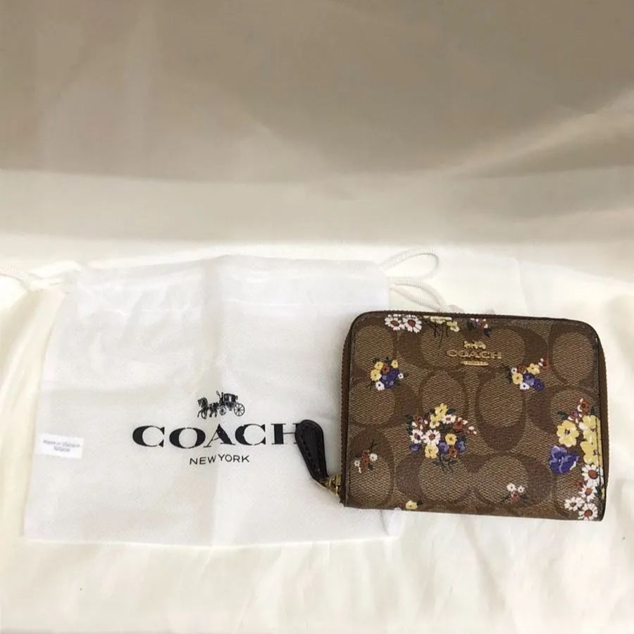 COACH コーチ 花がら シグネチャー 二つ折り 財布 ラウンドファスナー