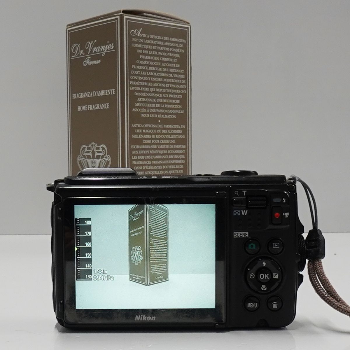 COOLPIX W300 Nikon USED品 防水 デジタルカメラ 本体+バッテリー 耐 