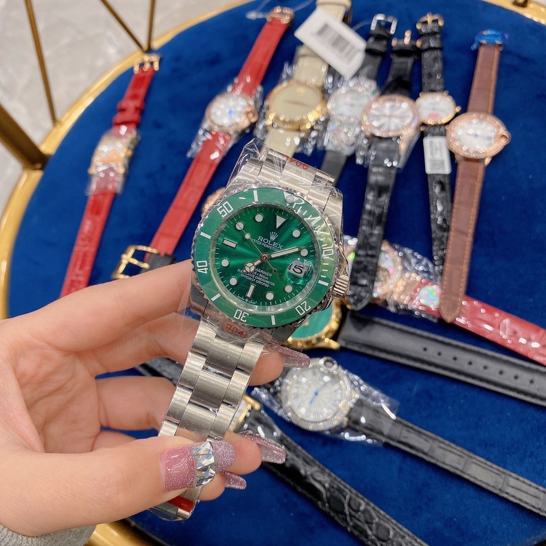 ROLEX 腕時計　グリーン 今日特価】ROLEX グリーンハルク 腕時計 - メルカリ