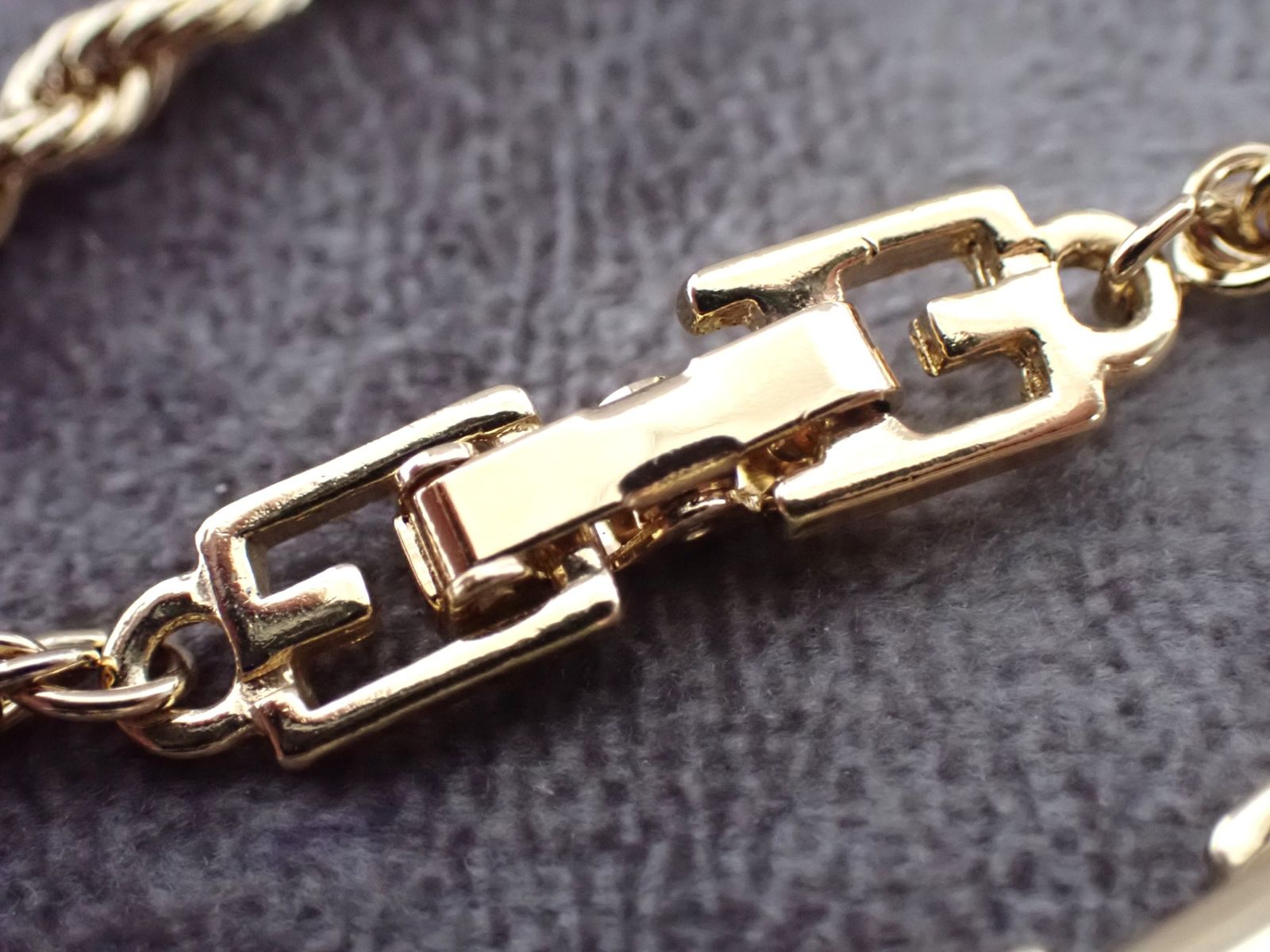 1695】GIVENCHY ジバンシー ジバンシィ ゴールドカラー ネックレス 