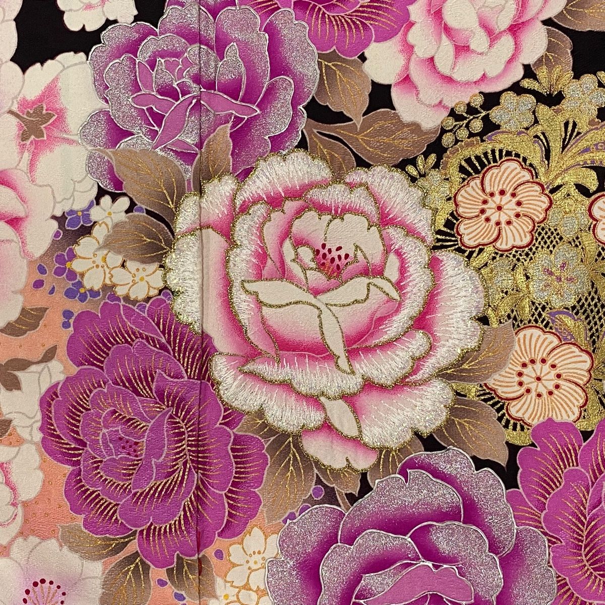 【美品】 振袖 身丈163.5cm 裄丈66.5cm M 袷 草花 花びら 金銀彩 刺繍 濃紫 正絹 名品 【】