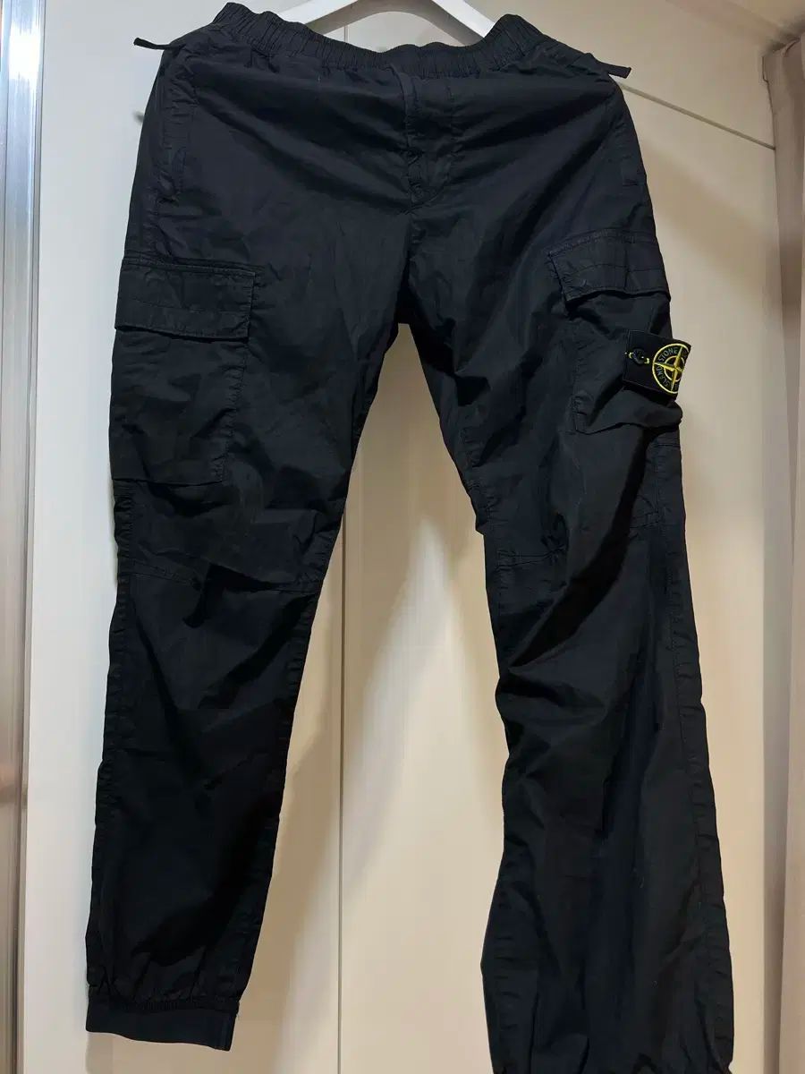 23ss STONE ISLAND ストーンアイランド パンツジョガー 28 ー 30 ほぼ