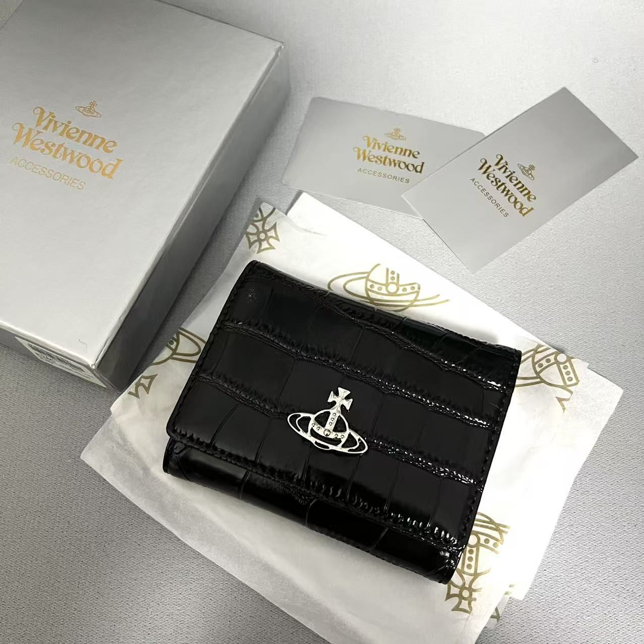 新品 Vivienne Westwood ヴィヴィアンウエストウッド 三つ折り財布 