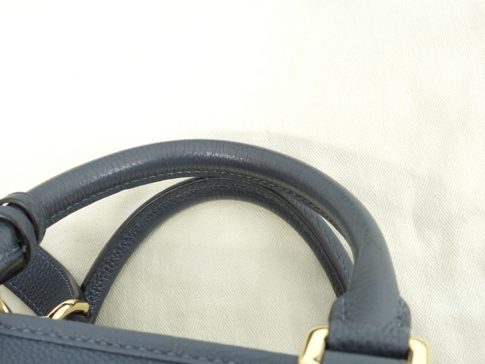 美品●ロエベ　ハンドバッグ　ロゴ型押し　シルバー金具　カーフレザー　紺　ポーチ付 ウィメンズ バッグ、アクセサリー＆ラグジュアリーウエア - LOEWE